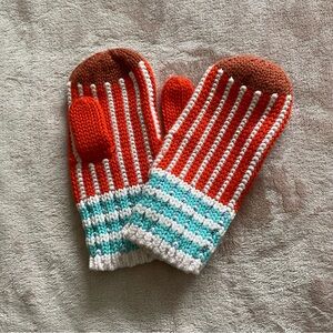 Knit striped gloves